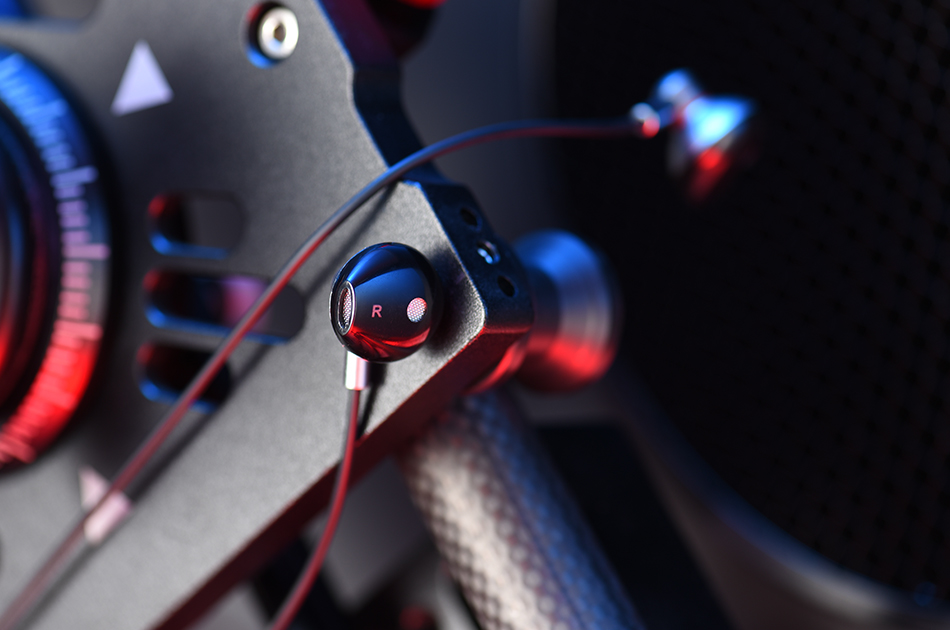 HP70 半入耳式金属调音耳机_待上市新品_深圳市优德88电源有限公司